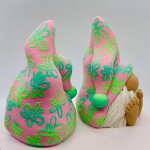 3D Printed Gnome with Pink Hat Featuring Light Green and Green Flowers, Bare Feet Gnome Decor, Whimsical Seasonal Decoration, Unique Gift