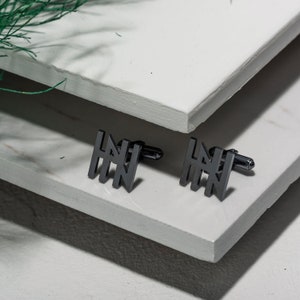 Gemelos de plata negra con letras, gemelos con iniciales, gemelos para padrinos de boda, regalo para él, gemelos de boda