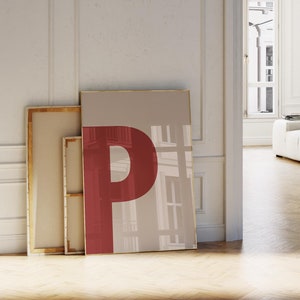 Letra P vermelha impressa, arte de parede com letra inicial, pôster de letra do alfabeto bege vermelho, arte de letras para meninas, estampa minimalista, decoração de quarto estética moderna