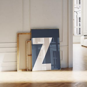 Póster azul marino con la letra Z, letrero con letras, impresión con letras grandes, arte con letras iniciales, letras para habitaciones preppy, decoración de dormitorios universitarios, letras imprimibles