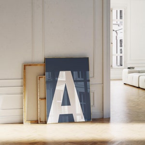 Impresión de la letra A, arte de pared con letras en blanco y azul marino, póster del alfabeto, letra colorida para niños, dormitorio con collage preppy, arte para habitación de niñas y niños adolescentes
