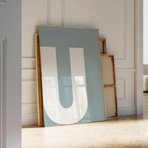 Impresión de la letra U, arte de pared con letras blancas y azules, póster con letras del alfabeto azul suave, letra para niños, letra minimalista imprimible, letrero con letras grandes