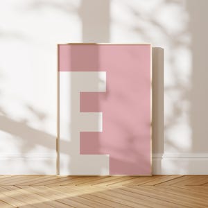 Impressão de monograma com letra E rosa, impressão de parede para crianças, impressão de quarto de faculdade, placa de letra única, pôster minimalista do alfabeto, arte de parede para dormitório