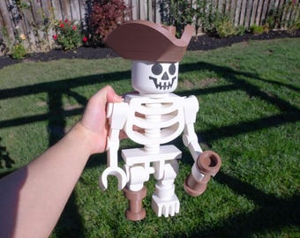 Skeleton Pirate Halloween Decor – Spooky Skull Pirate Hat, Bone Figure for Art Decoration, Perfect for Costume, Caribbean Themed Gift