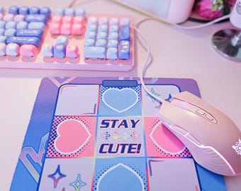 Alfombrilla de ratón kawaii: decoración para juegos de PC con corazones brillantes y pastel