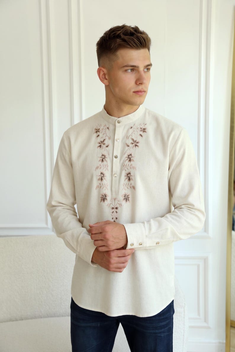 Camisa de lino bordada para hombre, camisa de manga larga personalizada de talla grande para hombre, camisa de lino para novio, atuendo para invitados de boda para hombres grandes y altos. Beige shirt+Brown em