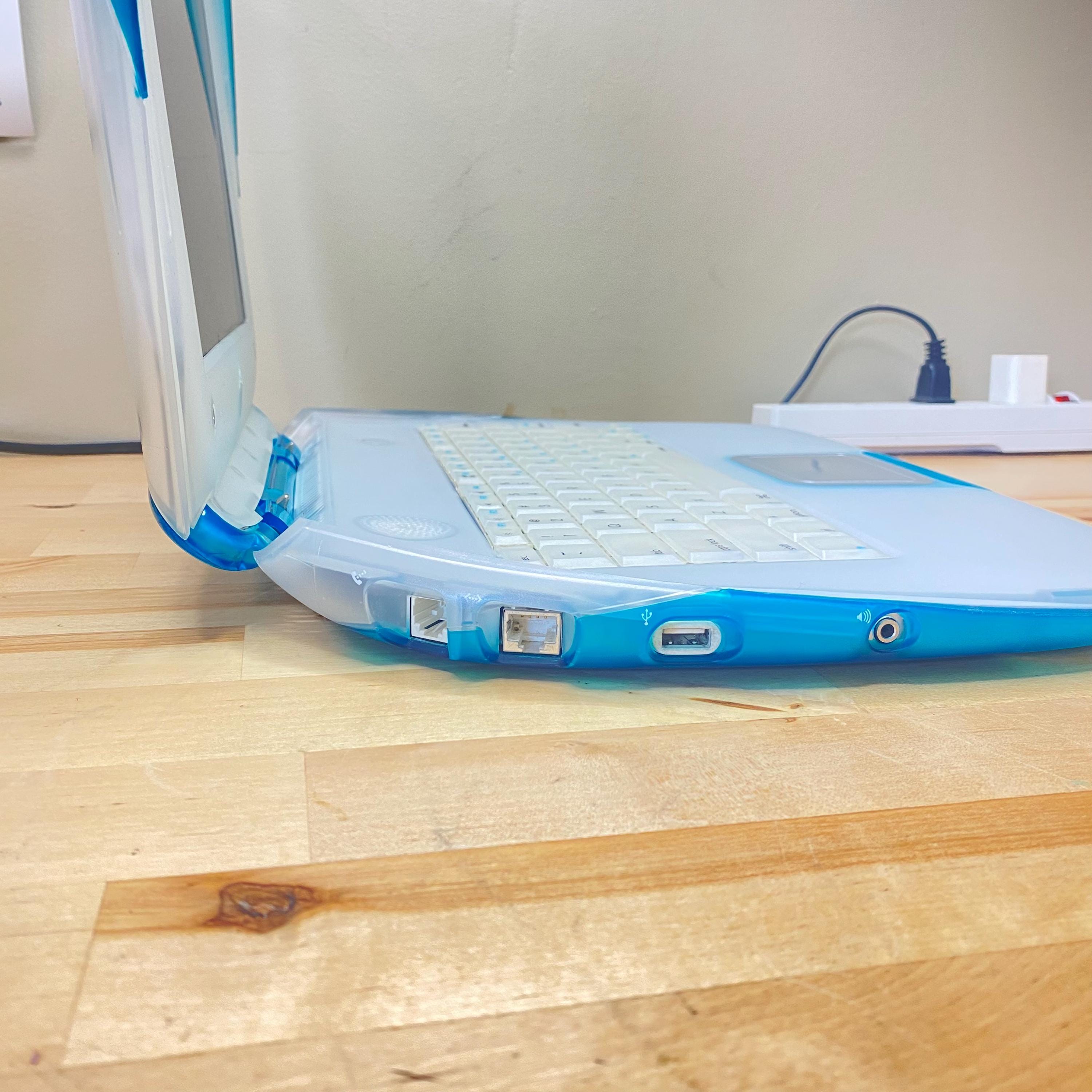 Blueberry Ibook G3 Clamshell With 128GB SSD Conversion OS 9 Win 98