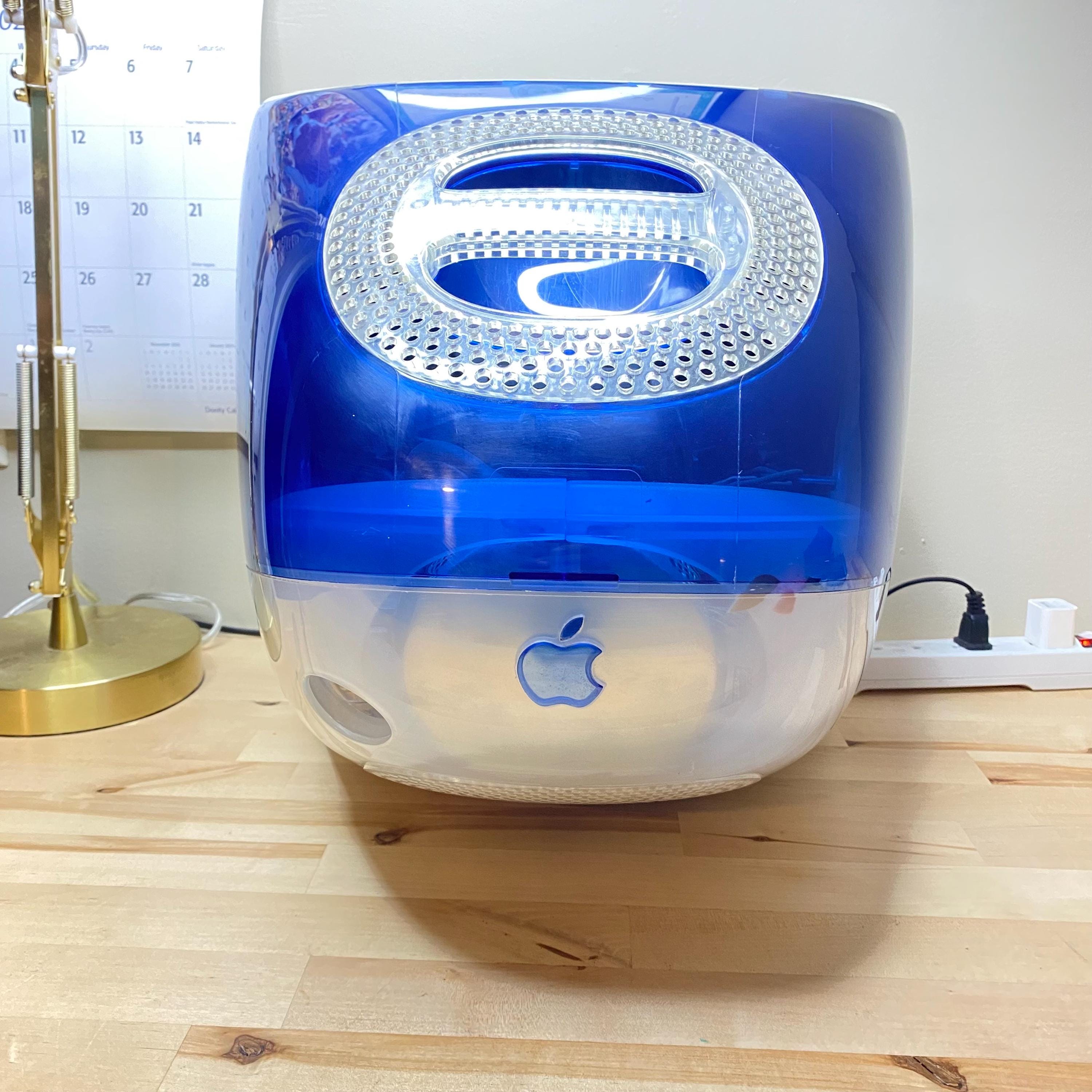 iMac G3 Indigo スケルトン インディゴ iMac G3 | 400 MHz | Early 2001 | Indigo - Techable.com