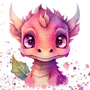 Pode incluir: Uma ilustração de aquarela rosa e roxa de um bebê dragão fofo com olhos grandes. O dragão tem uma folha atrás e está rodeado por respingos de aquarela rosa e roxa.