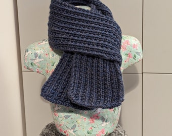 Hand knitted scarf, chunky knit.