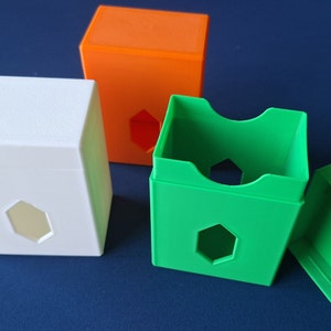Playing card box for standard card sizes including sleeves image 1