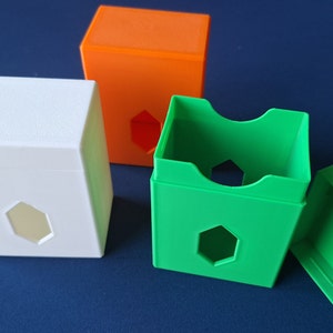 Spielkartenbox für Standardkartengröße inkl. Sleeves 97 x 73 x 50mm