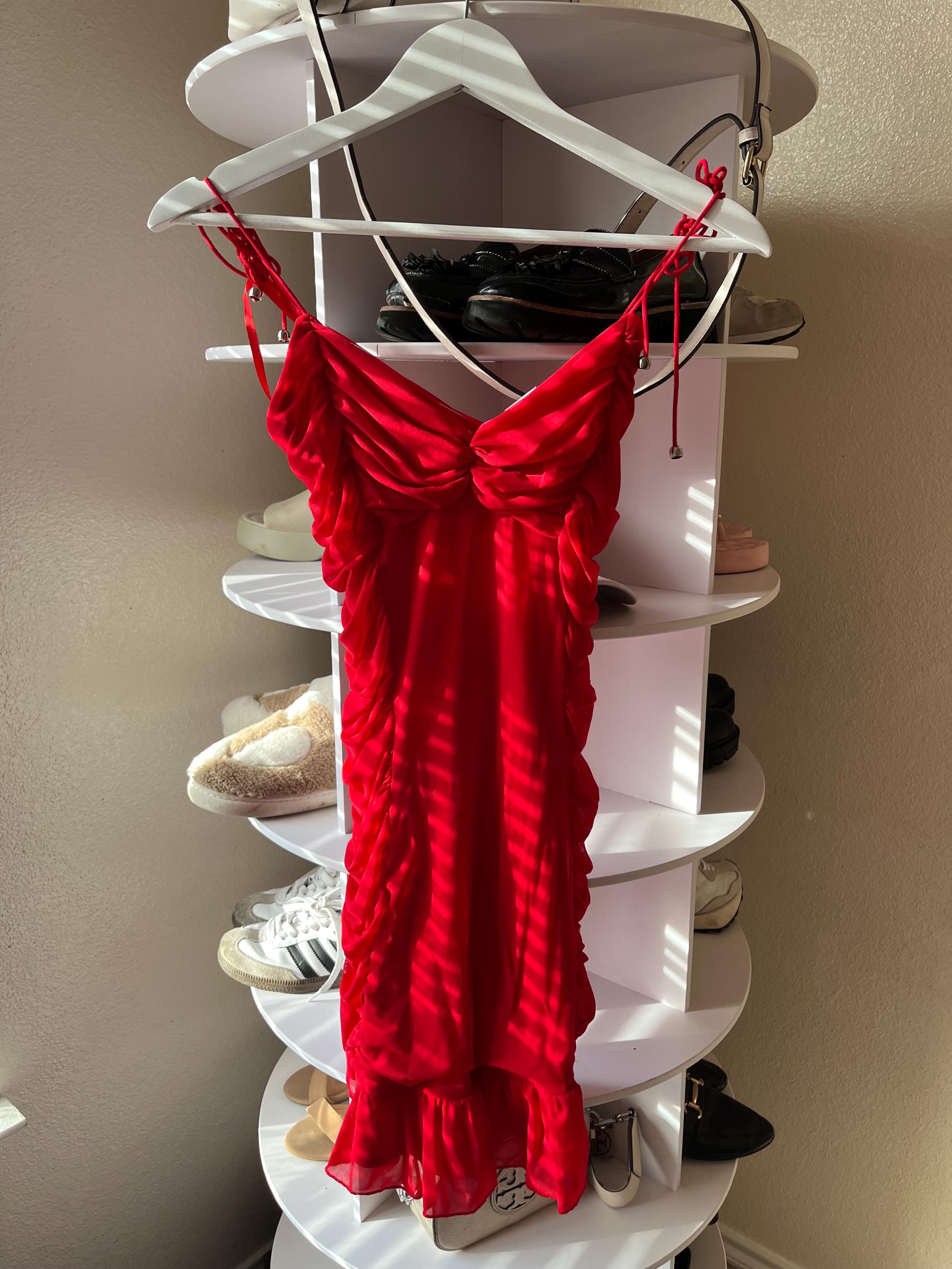 selfie leslie red dress Star Fall One-Shoulder Rosette Maxi Dress Red