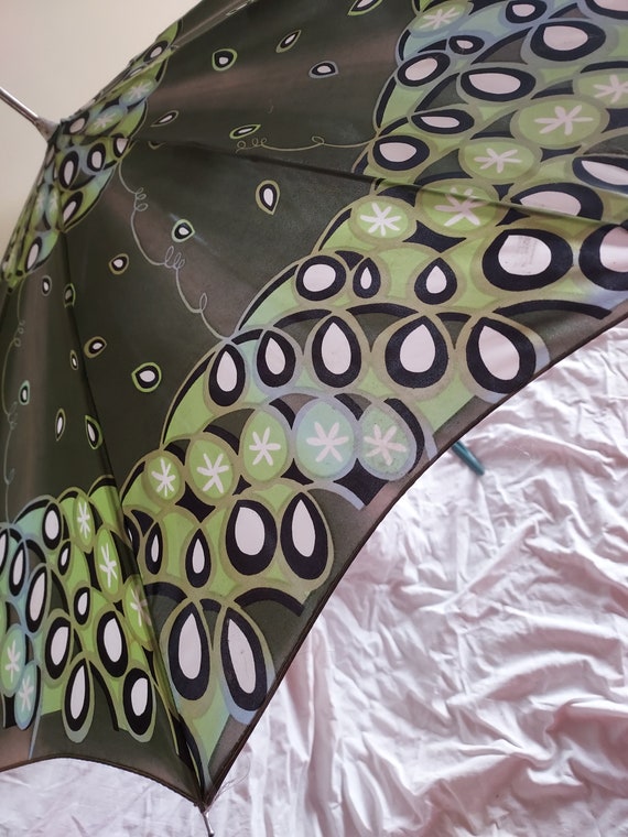 Fabulous 1960s green MCM 'raindrop' print parasol 