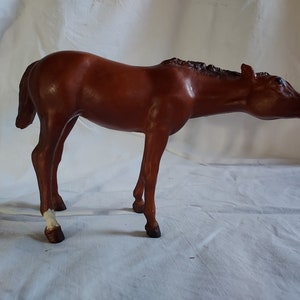 Breyer smoky chestnut/sorrel suckling foal/nursing foal Traditional series model horse