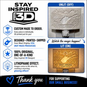 Pode incluir: Uma luz noturna impressa em 3D com um design de litofania da Virg&iacute;nia Ocidental, apresentando um urso, um trem e montanhas. O produto &eacute; exibido em dois estados: desligado, como um relevo branco texturizado, e ligado, emitindo um brilho quente.