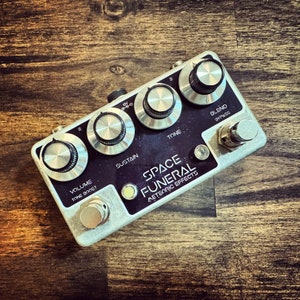 METEORIC EFFECTS Space Funeral Fender Blender Octave Fuzz Effect Pedal