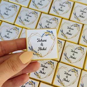 50 bomboniere di cioccolato personalizzate per gli ospiti, mini bomboniere di cioccolato, cioccolato al latte in lamina d'oro o argento, decorazioni per la tavola di nozze immagine 2