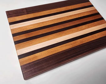 Large Edge Grain Cutting Board | Mixed wood and Walnut Cutting Board | 17.5x12x1.25