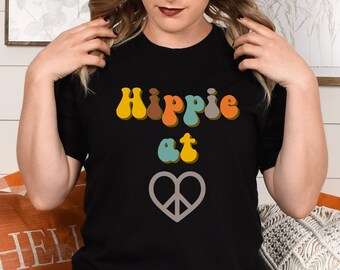 Camiseta Hippie at Heart / Camisa Groovy Peace Sign Heart, Camiseta de espíritu libre, Ropa Boho Charm, Camisa Hippie at Heart, Camisa Boho Hippie