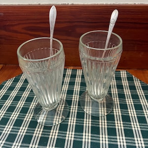 Set of 2 Vintage Sundae Glasses