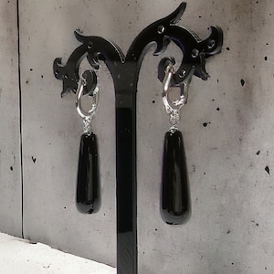 Black stone earrings . Raw Agate earrings . Lever back . Tear drop . Dangle . Sterling silver . Gemstone jewelry . Natural agate earrings