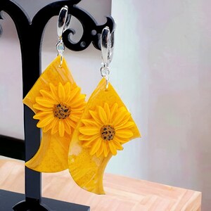 Pendientes de girasol. Pendientes colgantes de arcilla polimérica.