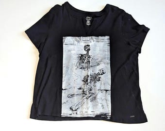 XXL tee | skeleton and swords screen print