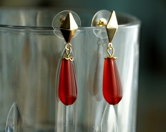 Pendientes Frieren, pendientes largos Frieren rojos con clip, pendientes de lágrima Agaget, pendientes llamativos Frieren, pendientes de cosplay Frieren