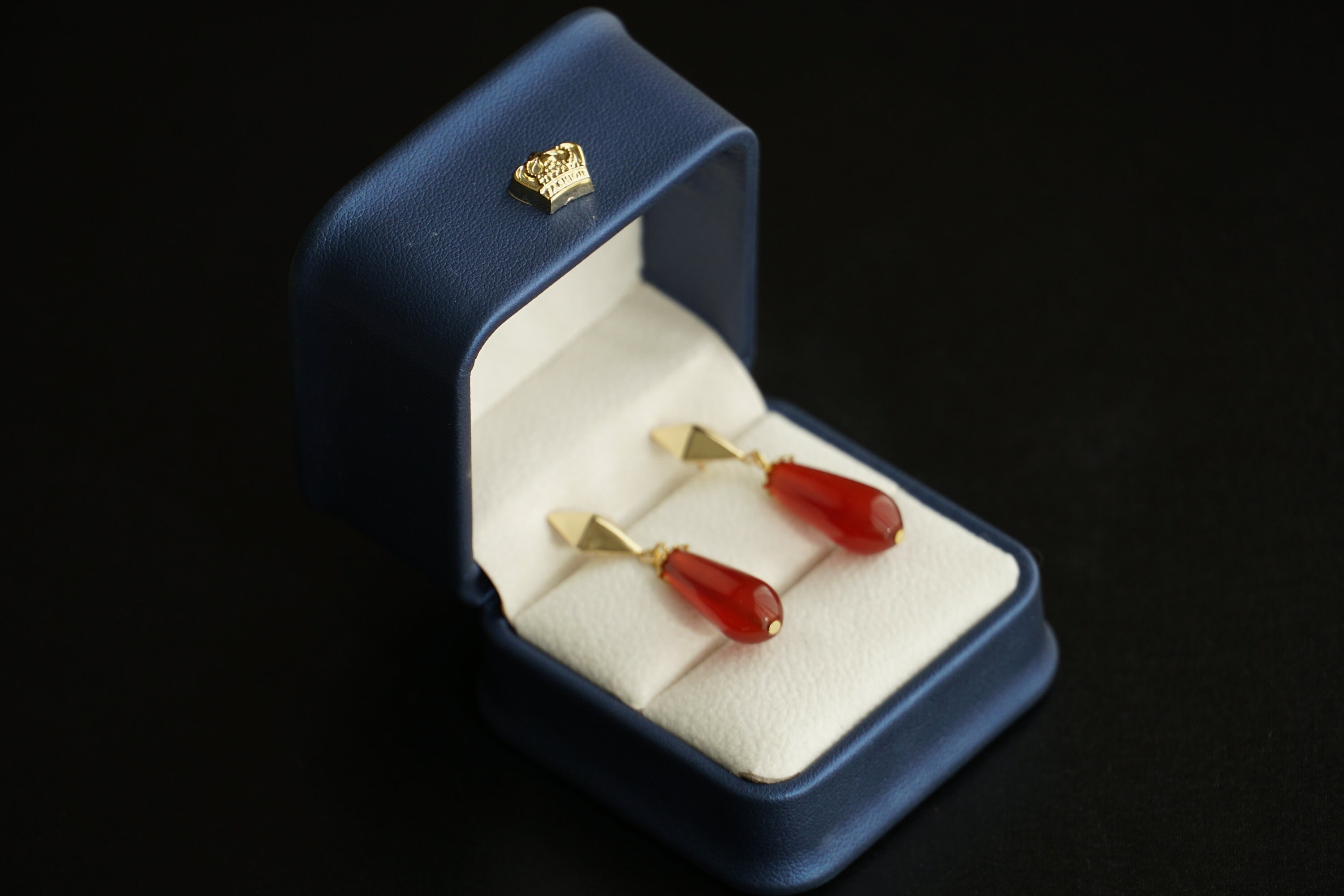 SONGCHANGJEWELRY Anime Frieren Brincos De Gota Vermelhos Com Pingente De Gota Longa Feminina Para Cosplay Frieren, Zinco, Sem Pedra Preciosa