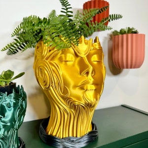 Womens Head Planter | Head Planter with Drain Holes and Tray | Beautiful Womens Head Planter | Unique Head Planter | Multi Size Head Planter