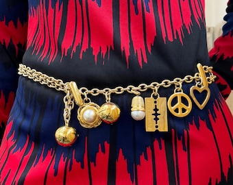 Cintura e collana catena metallica con charms Moschino by Redwall vintage
