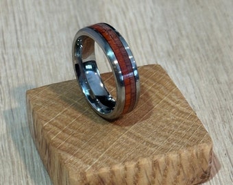 Wood Inlay Titanium Ring: Titanium Band with Purpleheart and Bloodwood Inlay (Ring Size 8)
