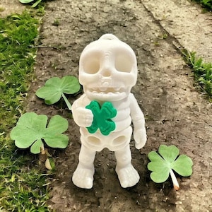 3D Printed Lucky Clover Tiny Skeleton Keychain/Fidget Toy