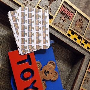 Cajas de cartas de juego para un set Customopoly totalmente personalizado (SOLO COMPLEMENTO, tablero no incluido)