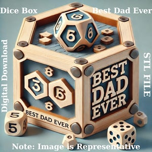 Puede incluir: Una caja de madera con las palabras "Best Dad Ever" en el lateral. La caja está decorada con dados y las palabras "Best Dad Ever" se repiten en la parte delantera de la caja.