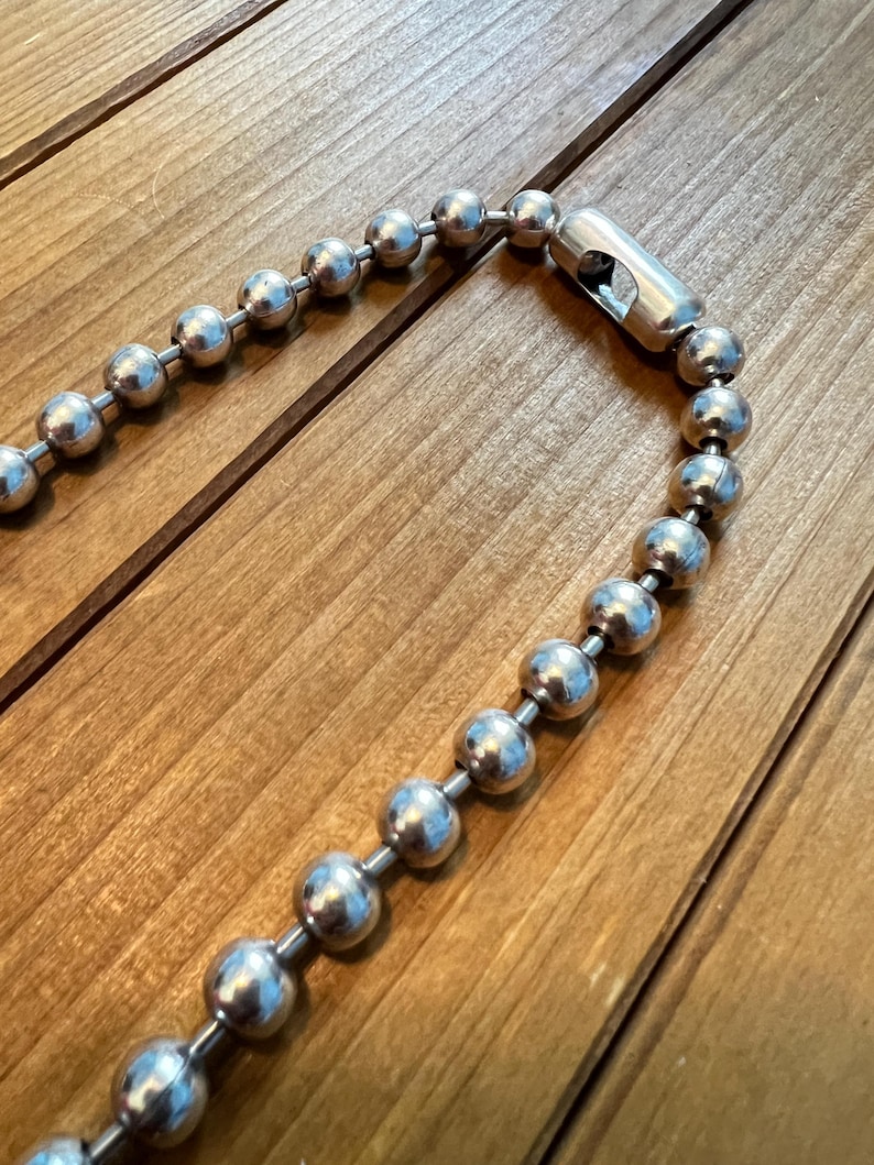 UNOde50 Silver Plated Ball Bead Necklace, Key and Lock Pendant Bild 5