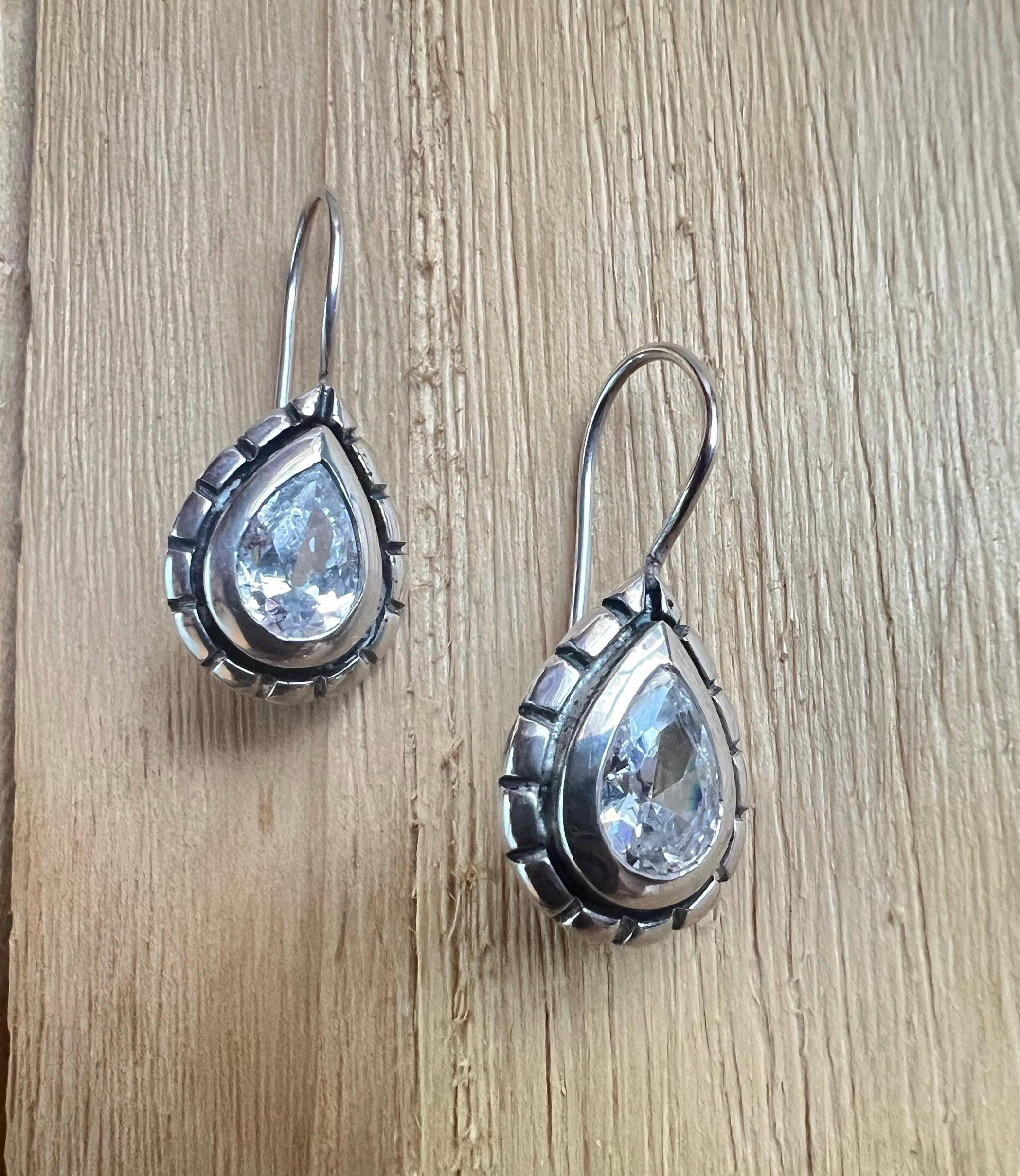 Retired Silpada Cubic Zirconia Teardrop Earrings W1202