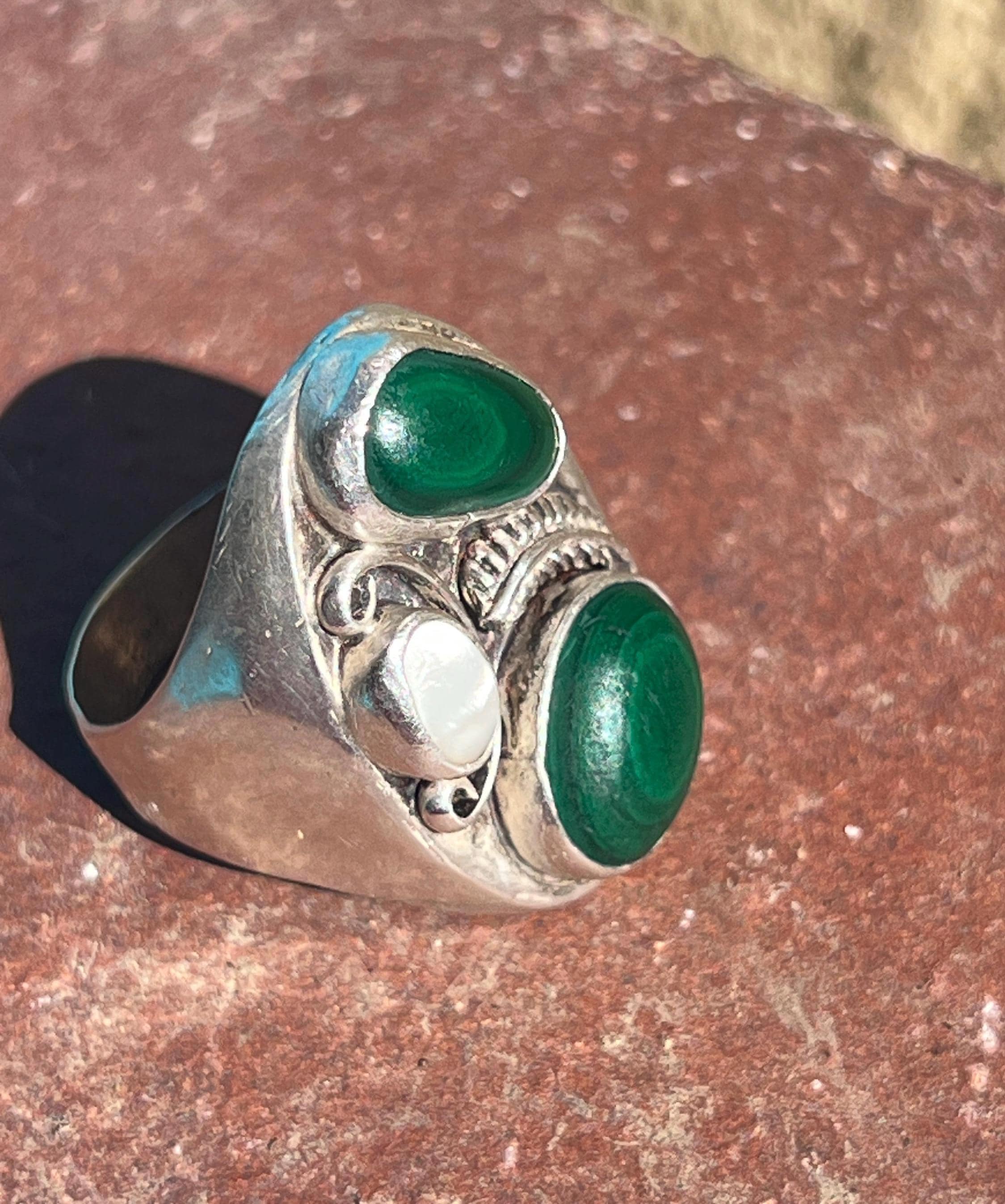 Sterling Silver Malachite Mother of pearl Vintage Ring Size 11.5, Navajo Men's R
