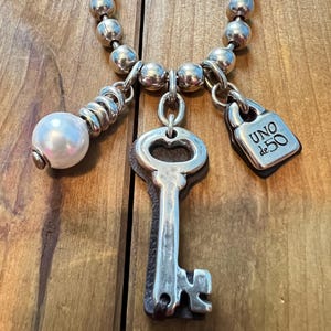 UNOde50 Silver Plated Ball Bead Necklace, Key and Lock Pendant Bild 1