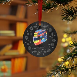Oscar Piastri McLaren Capacete Enfeite Árvore de Natal mini personalizado papaia neon Fórmula 1 Carros de corrida 81 flocos de neve vintage decoração de quarto de adolescente presente imagem 3