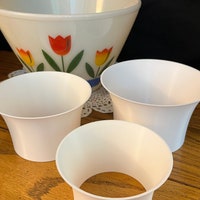 Set of 3 Pyrex Mixing and Cinderella Bowl Display Stands | Vintage Bowl ...