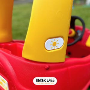 Anpassbares Side Badge Set Kompatibel mit Little Tikes Cozy Coupé | 2 Seitenabzeichen erhalten |  Tikes Gemütliches Coupé Zubehör