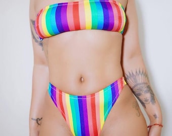 Cheeky bikinibroekje met regenboogstrepen – retro badpak met hoge taille