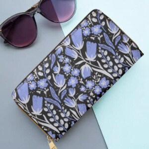 Chic Black Wallet with Unique Blue Floral Print - Stylish Zippered Clutch