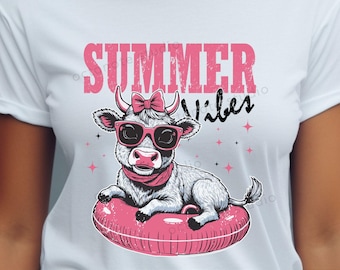 Letnie klimaty Highland Cow PNG: Projekt koszulki plażowej w stylu retro (pobieranie cyfrowe)