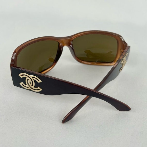 Vintage Chanel Brown Sunglasses with Interlocking… - image 1