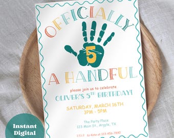 Faire-part cinquième anniversaire pour garçons modifiable officiellement une poignée d'invitations de fête Fun High Five thème imprimable téléchargement numérique instantané Canva DIY