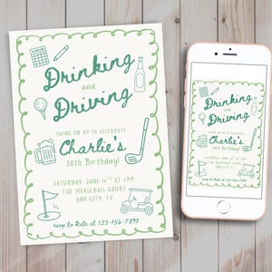 Puede incluir: Una invitación a una fiesta con el texto "Drinking and Driving" e ilustraciones con temática de golf. La invitación está sobre un fondo blanco con un borde verde. Un smartphone muestra el mismo diseño, sobre un fondo de madera.