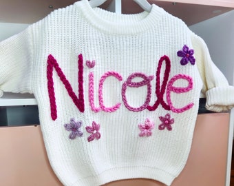 Costume name baby sweater, Floral initial personalized hand embroidered baby sweater, Name baby sweater, baby shower gift, sweater with name